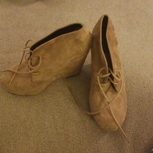 Soda suede wedge shoes